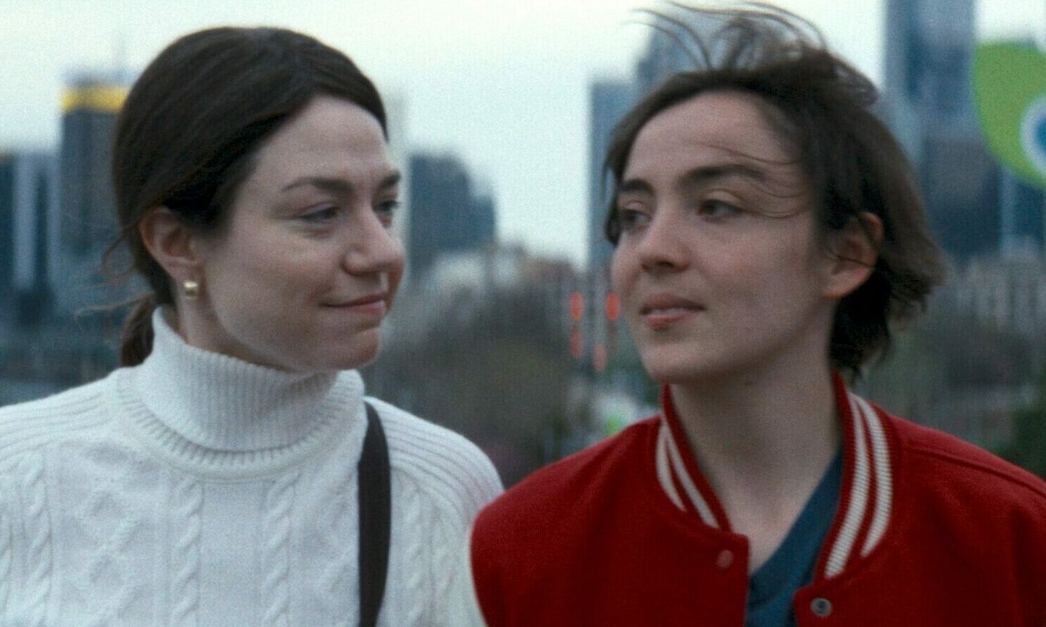 Emilie Dequenne (à gauche) et Garance Marillier, un duo mère-fille qui se soutient dans les épreuves. PHOTO THE JOKERS