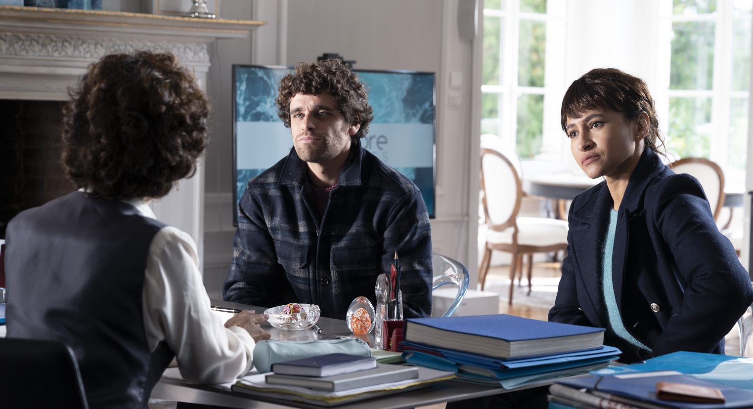 Arthur Dupont et Léonie Simaga mènent l'enquête. Photo France TV/Authentic Prod