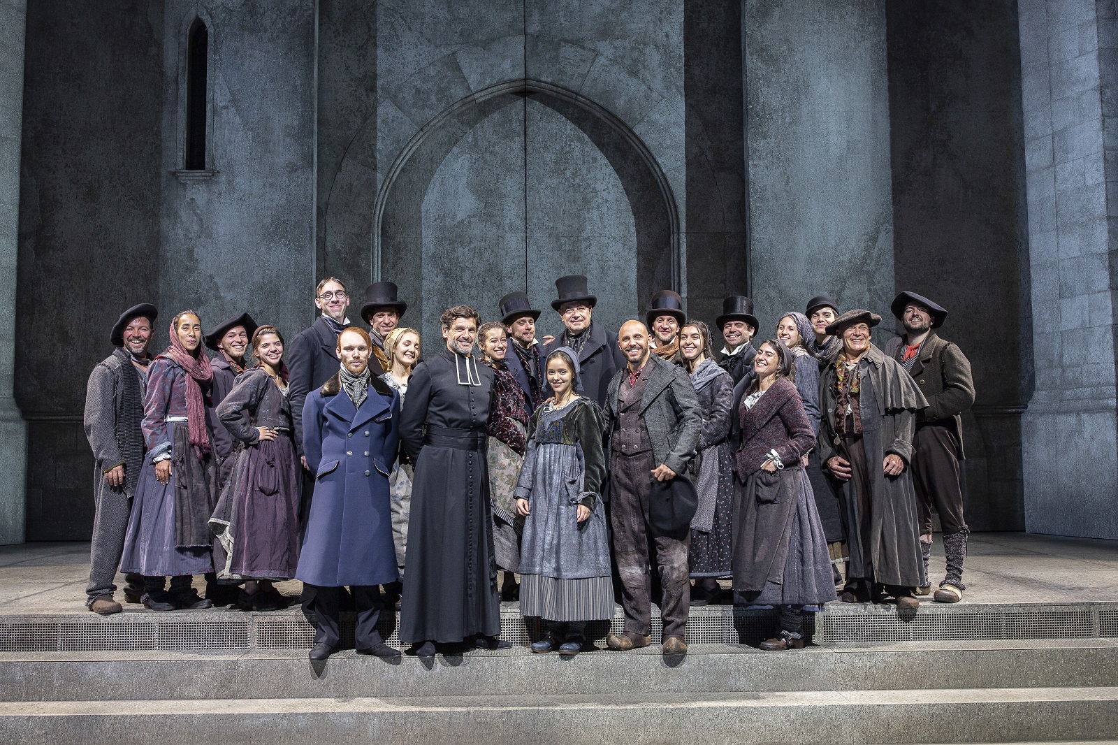 La troupe de Bernadette de Lourdes sera encore au Zénth ce dimanche. Photo Huguette et Prosper