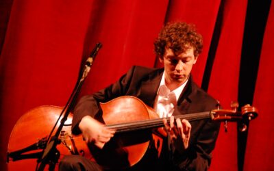 Le violoncelliste Tonycello, virtuose de l’humour en musique