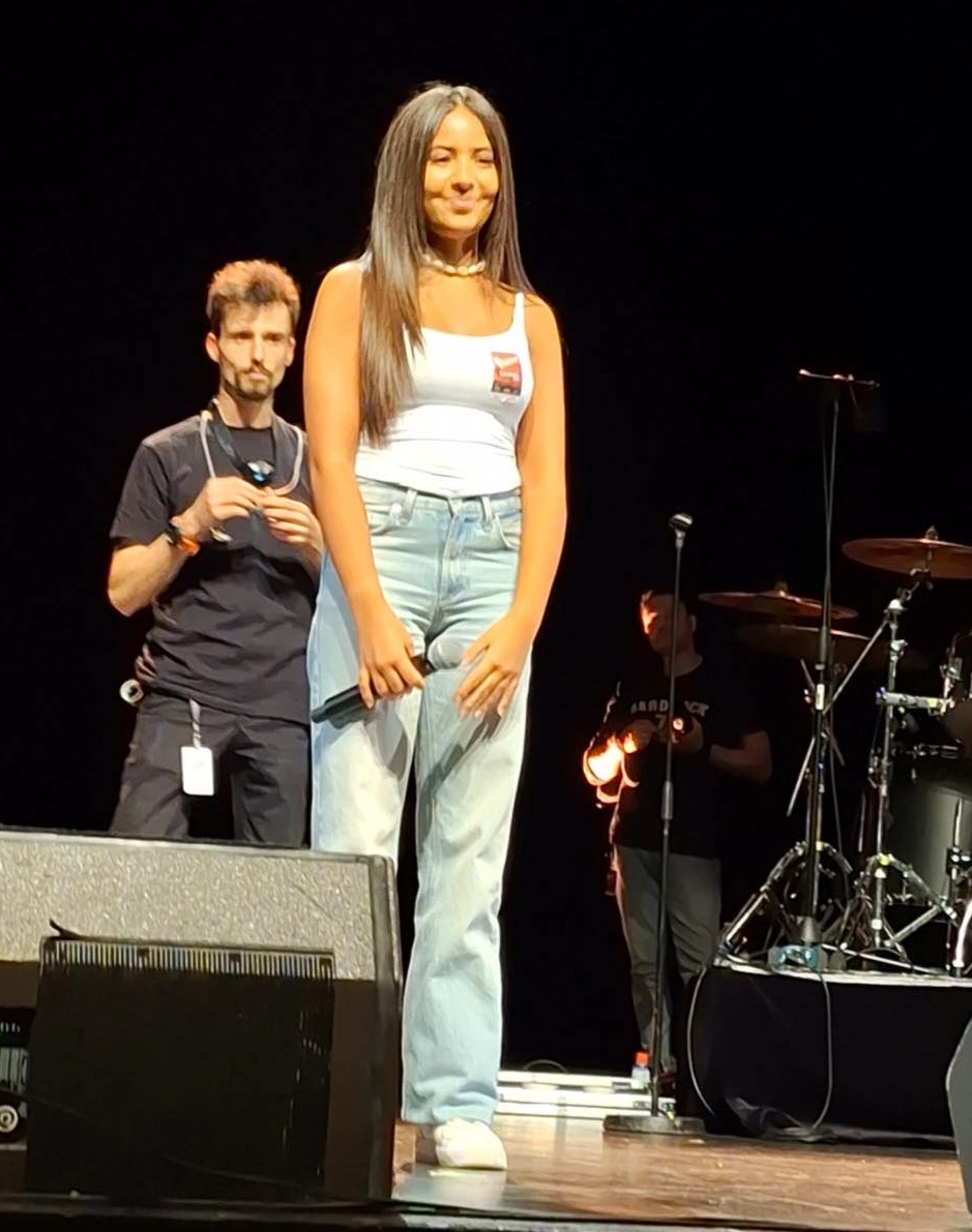 Sarah a déjà eu le bonheur de monter sur scène devant du public.