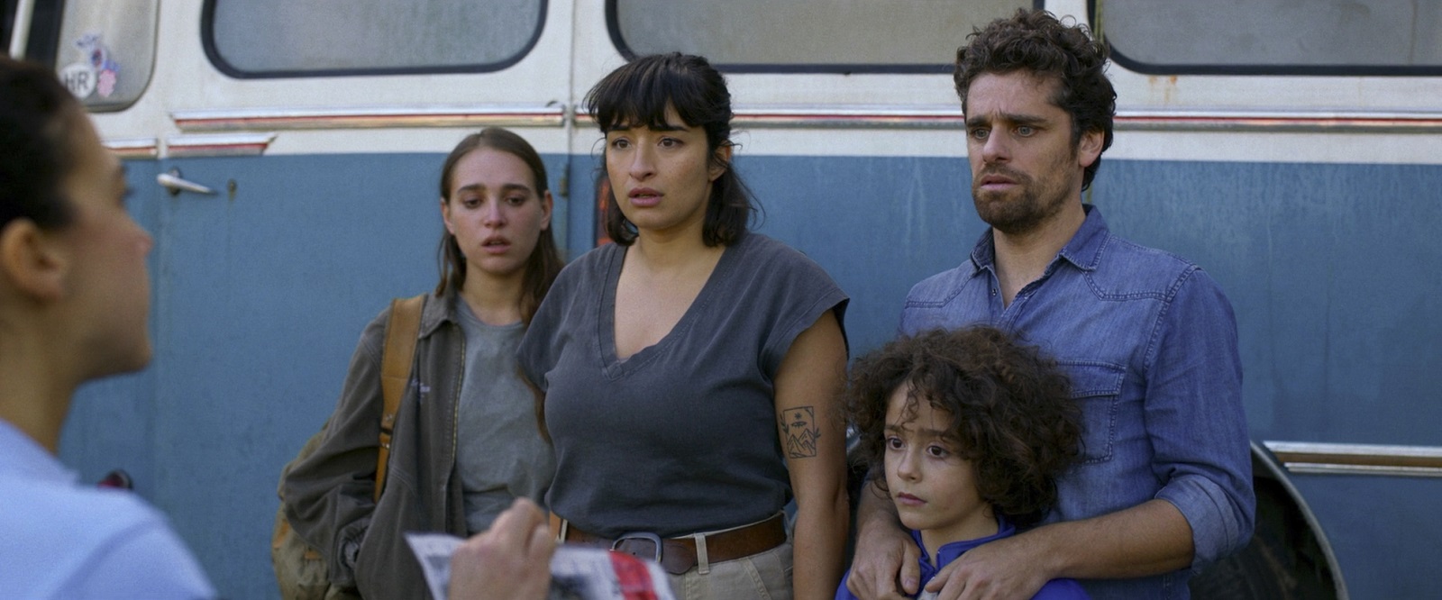 La famille Rose : Capucine Valmary (Lou), Shirine Boutella (Diane), Arthur Dupont (Bernard), Sasha (Noé) La famille Rose : Capucine Valmary (Lou), Shirine Boutella (Diane), Arthur Dupont (Bernard), Sasha (Noé)