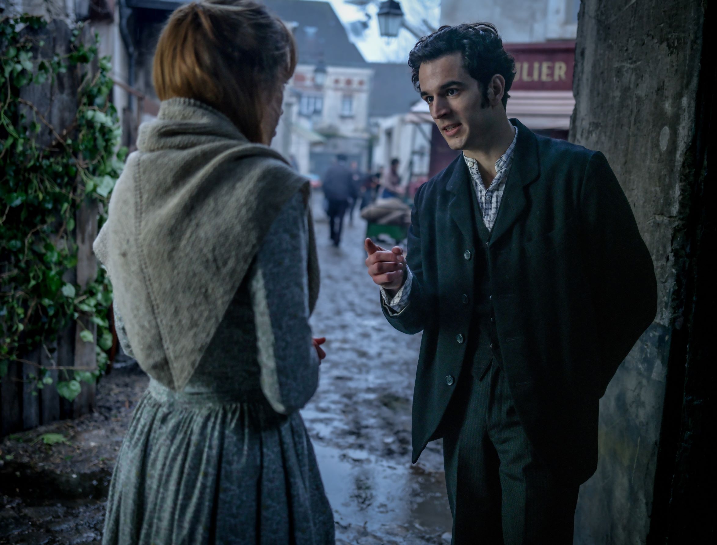 Mikael Mittelstadt a retrouvé son ancienne partenaire d'ITC, Claire Romain dans la série Montmartre. Photo Julen Panié/Authentic Prod/Banjay/TF1.