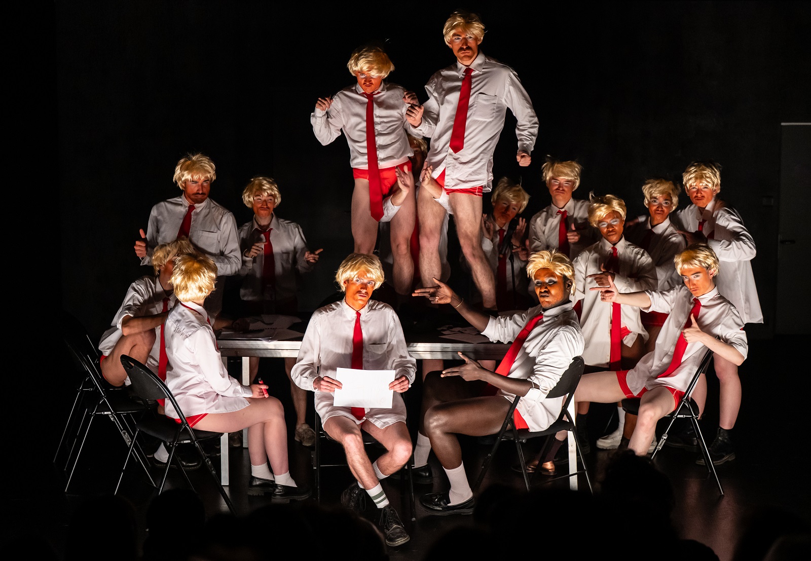 Les élèves du studio 8 de l'école du Nord présentent dès ce mardi 4, au théâtre du Nord, leur création 15 Trump en colère se noyant dans leur propre merde