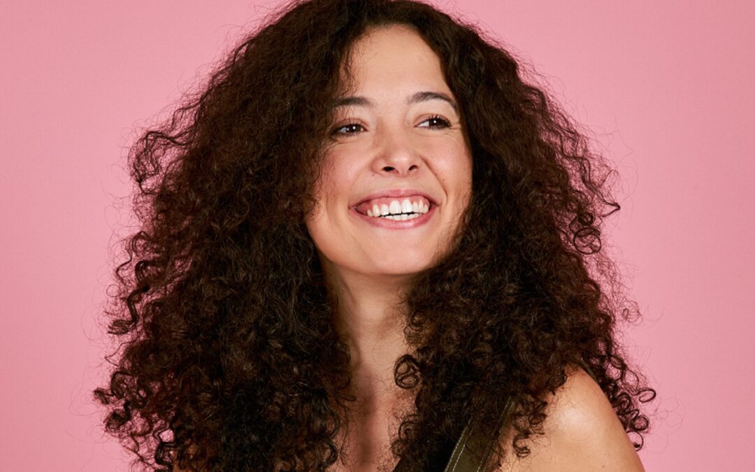 Alice Lombard fait résonner la petite musique de la vie dans « Karaoké »