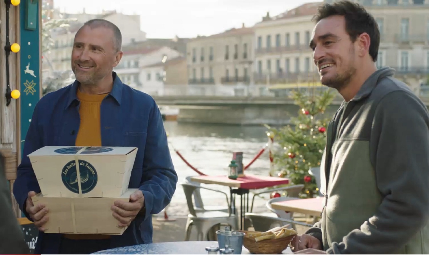 Alex Brasseur, ici avec Kévin Levy (Bruno), dans Demain Nous Appartient. (c) TELSETE - TF1