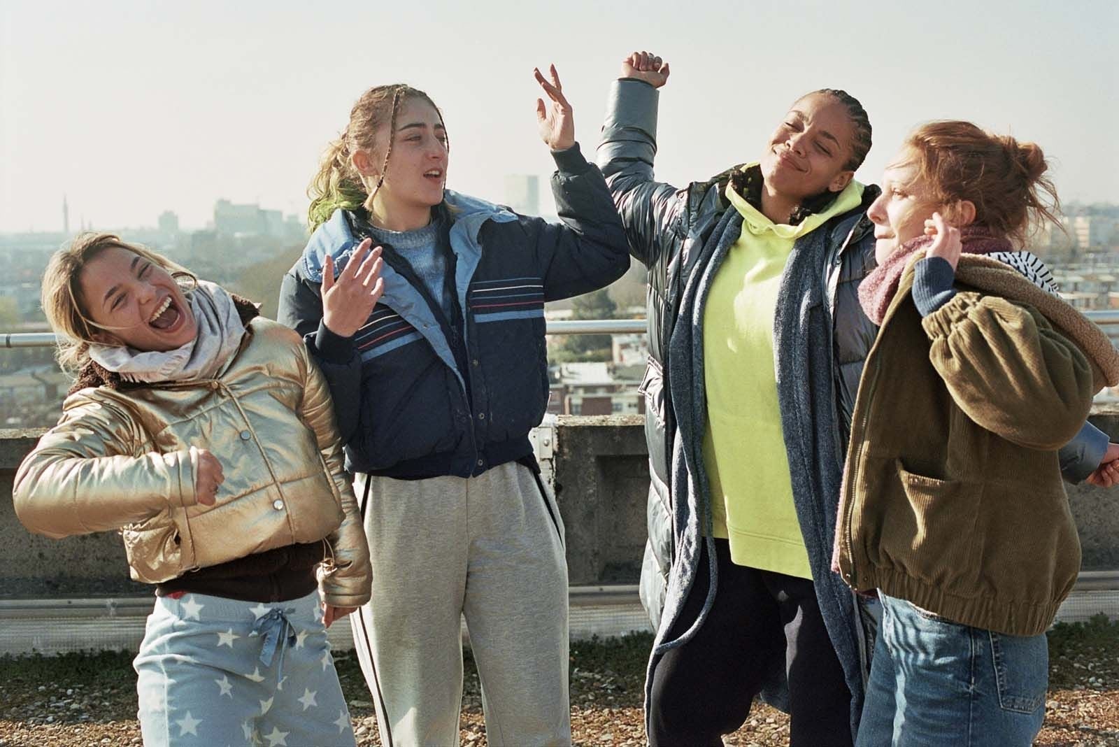 Une belle sororité s'installe entre ces quatre filles qui vont faire famille. (c) Kris Dewitte