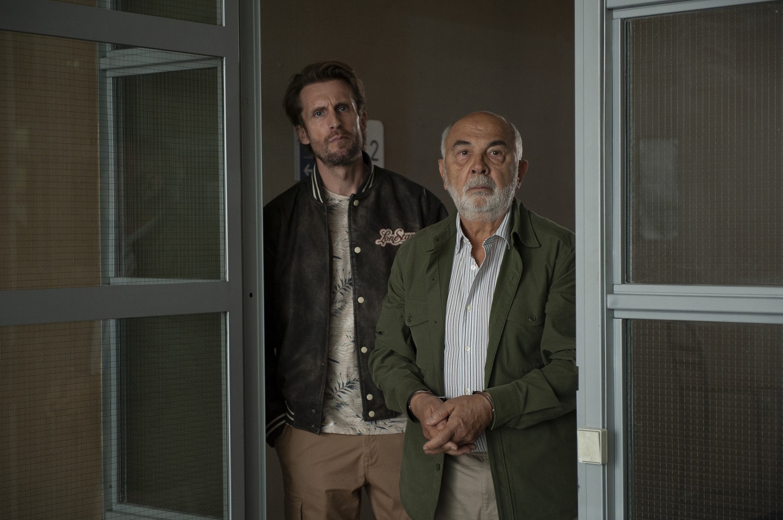 Gérard Jugnot a, cette fois, sollicité Philippe Lacheau pour venir jouer dans son film. © JM Leroy - MES Productions-TF1 Films Productions-Malec Productions