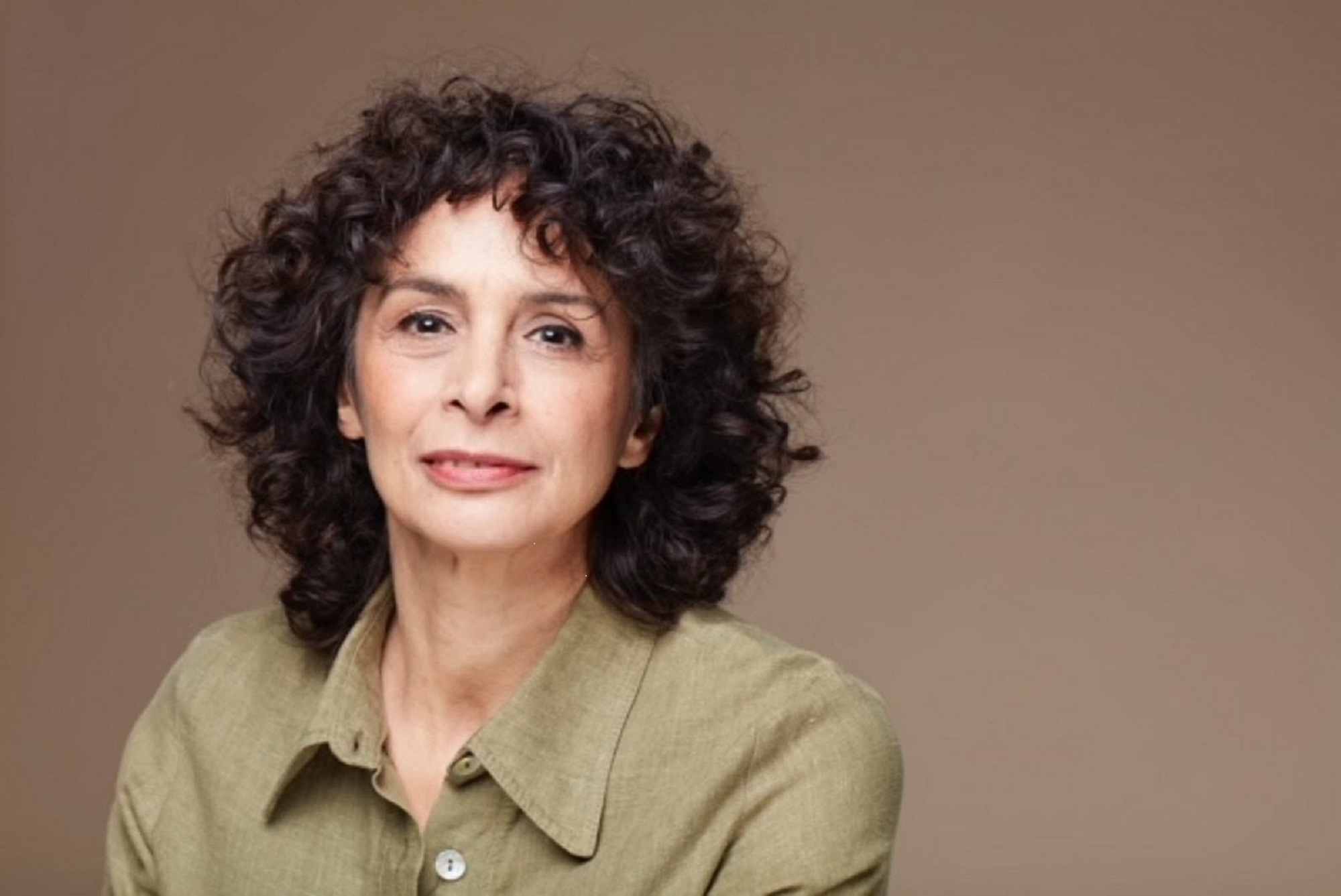 La romancière et réalisatrice, Murielle Magellan a décidé de franchir le cap et d'écrire sur sa passion : le tennis.