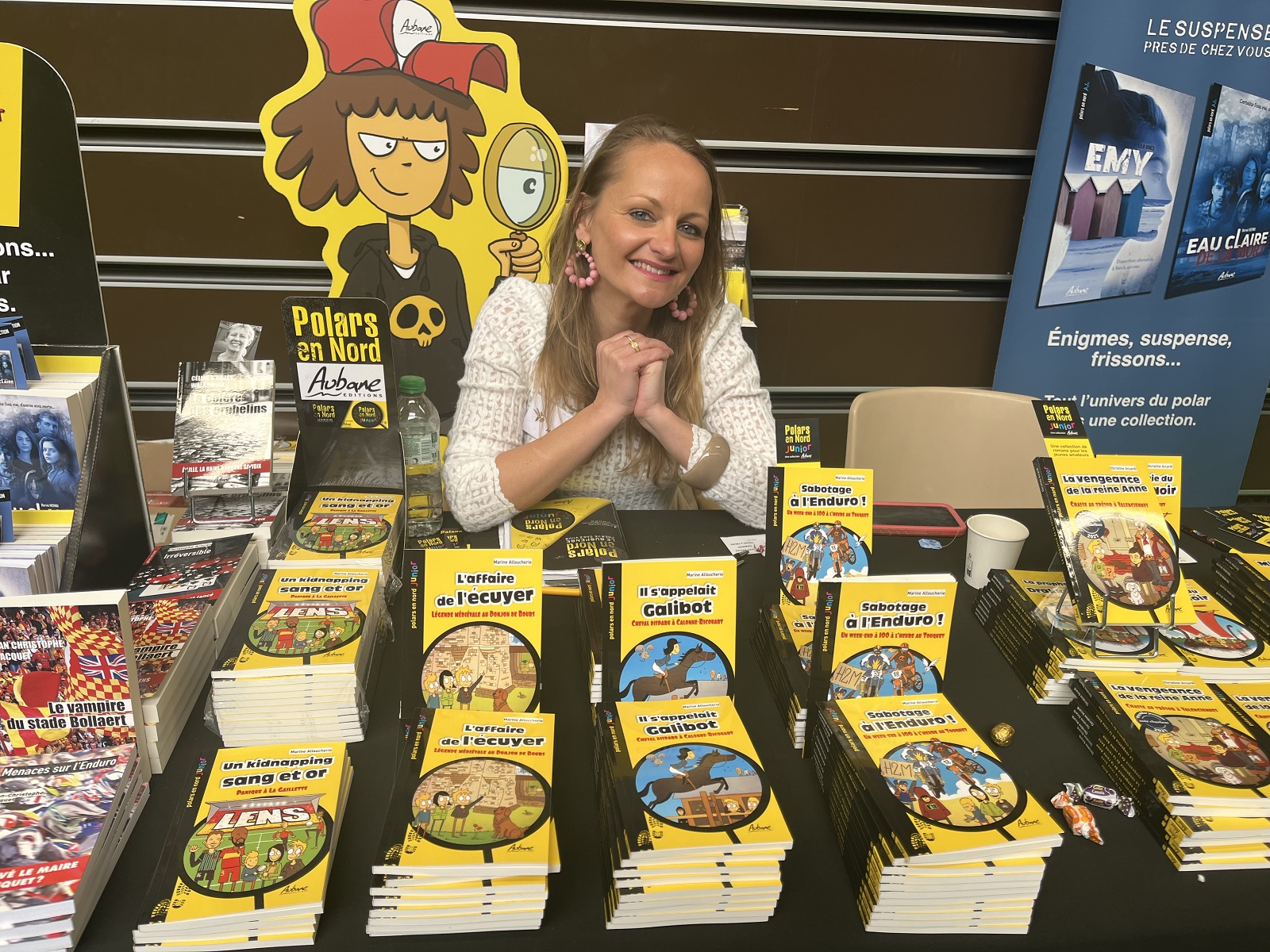 Marine Alloucherie est régulièrement en dédicaces dans des salons du livre.
