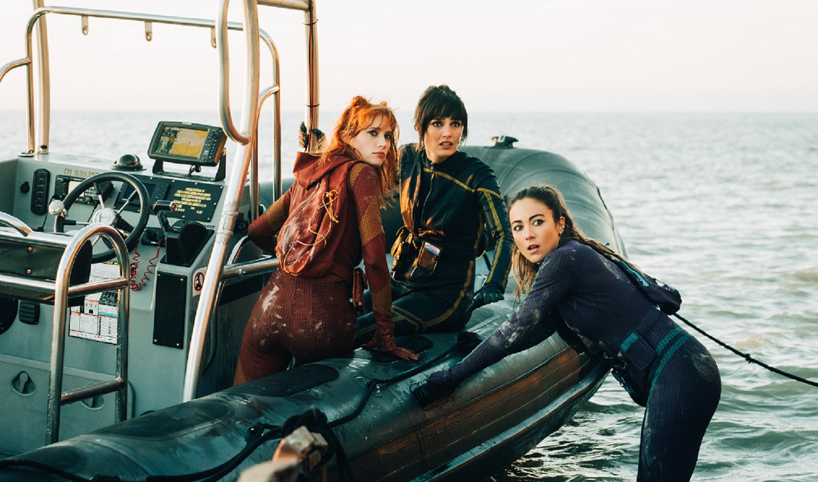 Claire Romain, Camille Lou et Constance Labbé réunies pour la deuxième saison de Cat's Eyes. (c) Caroline Dubois- Big Band Story - TF1